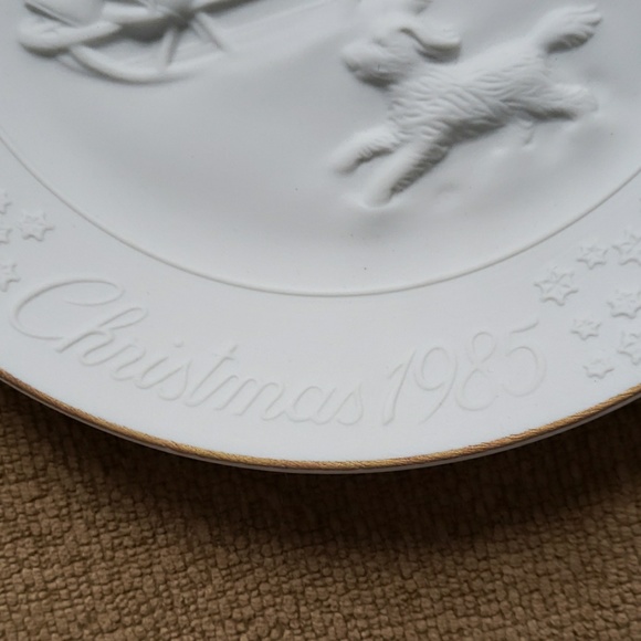 Avon 1985 Christmas Plate - Picture 4 of 6
